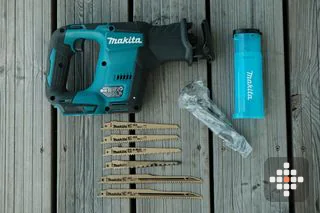 Makita DJR188Z 18V akuuniversaalsaag (ilma akuta) + saeterad