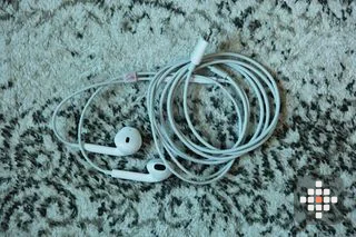 Apple EarPods (Lightning pistik)